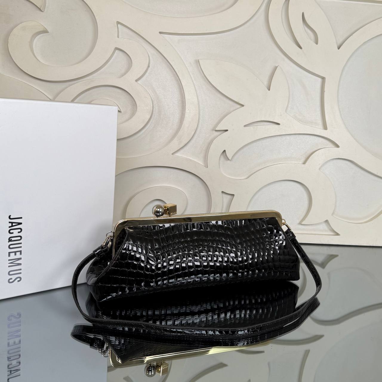 Jacquemus The Berlingot Medium 
Γυναικεία τσάντα 
34x13 cm
910806 ⭐️