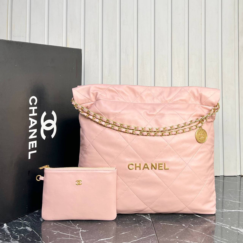 Chanel 22 Handbag

33x39 cm 
5648 ⭐️