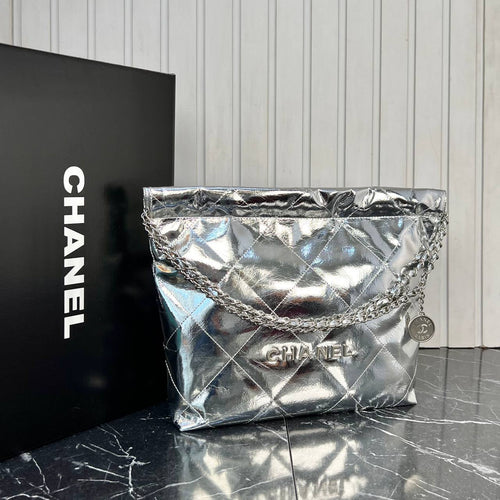 Chanel 22 Bag

40x30 cm 
5513-3