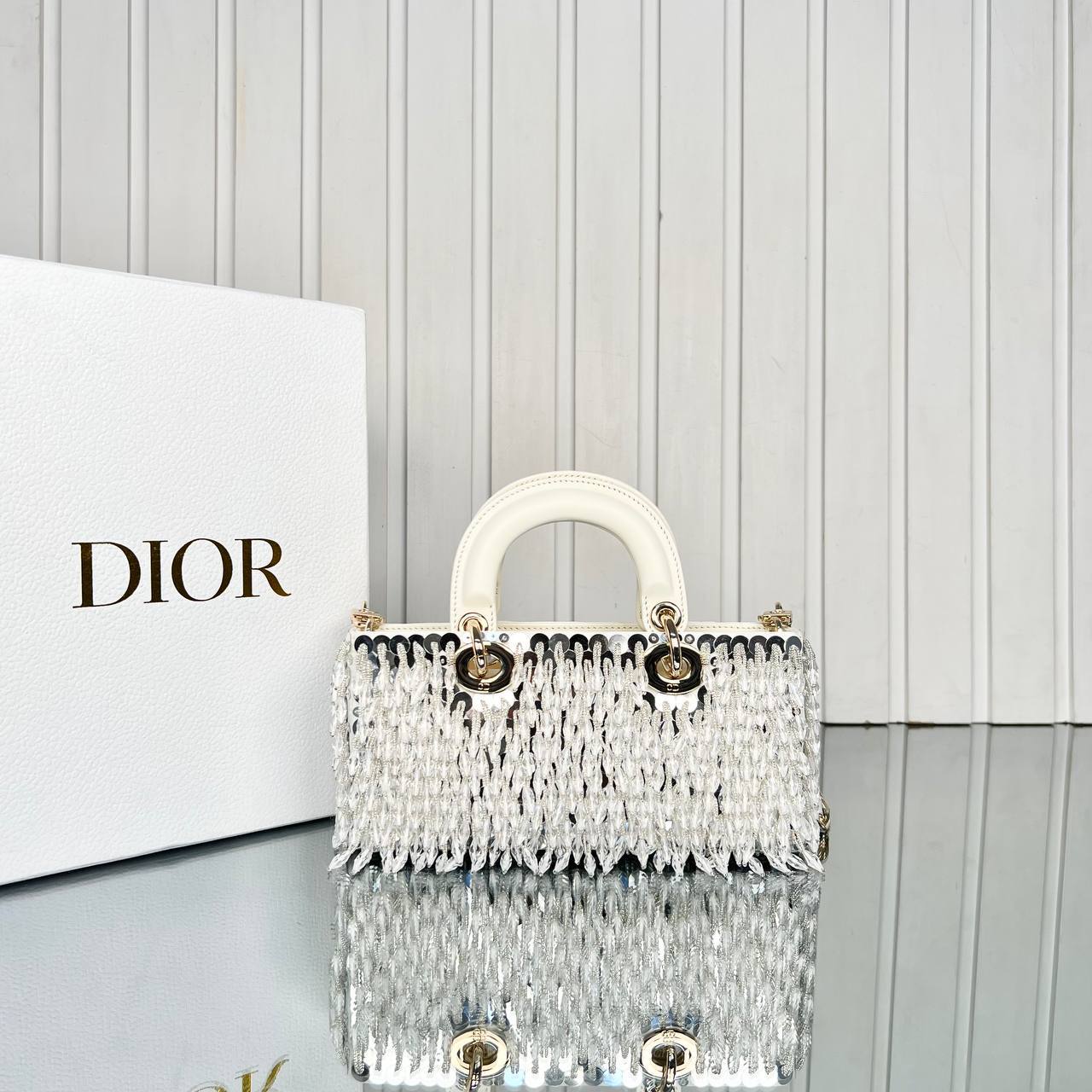 Christian Dior D-Joy Small

22x11.5 cm
5859 ⭐️