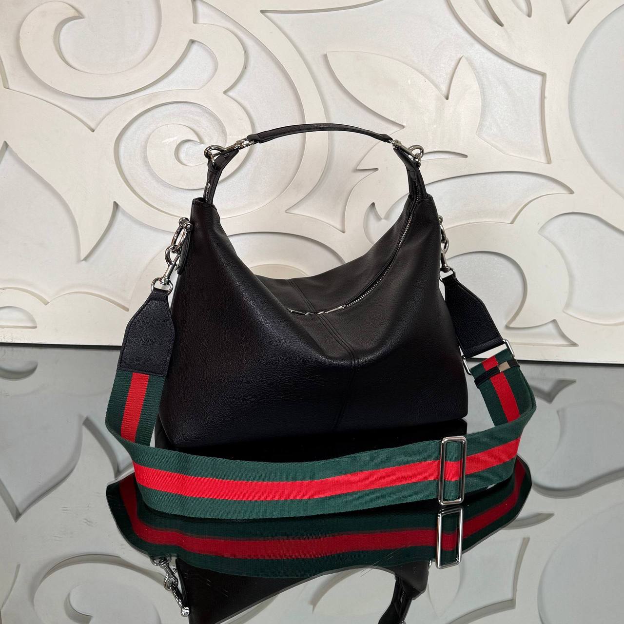 Gucci Brera Medium Crossbody Bag 

32x25 cm
910573 ⭐️