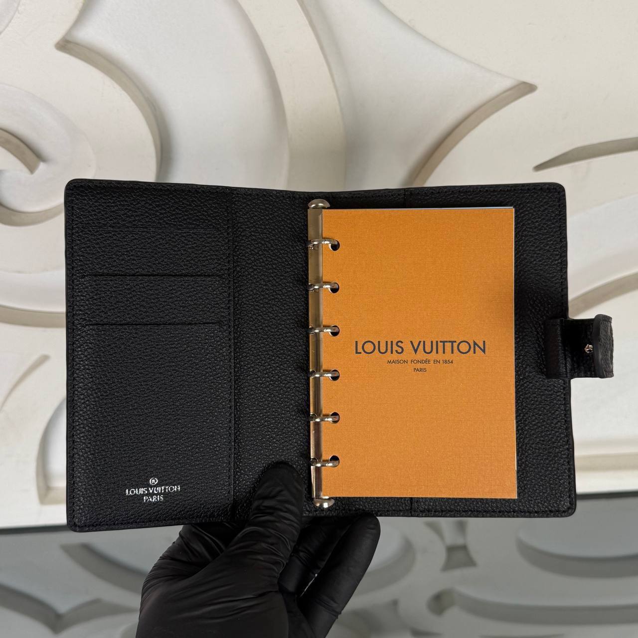 Louis Vuitton Small Ring Agenda Cover 

214021 ⭐️