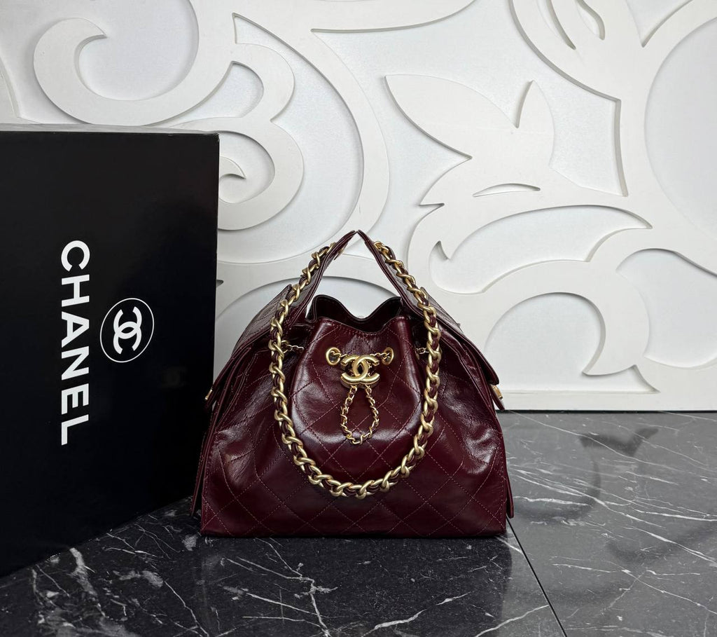 Chanel 25 Small Handbag

29x19 cm
910139 ⭐️