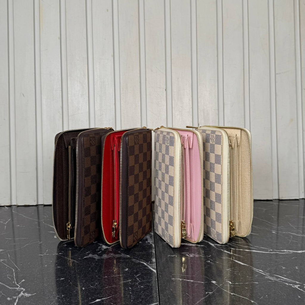 Louis Vuitton Zippy Wallet 

20x10 cm 
28.B ⭐️