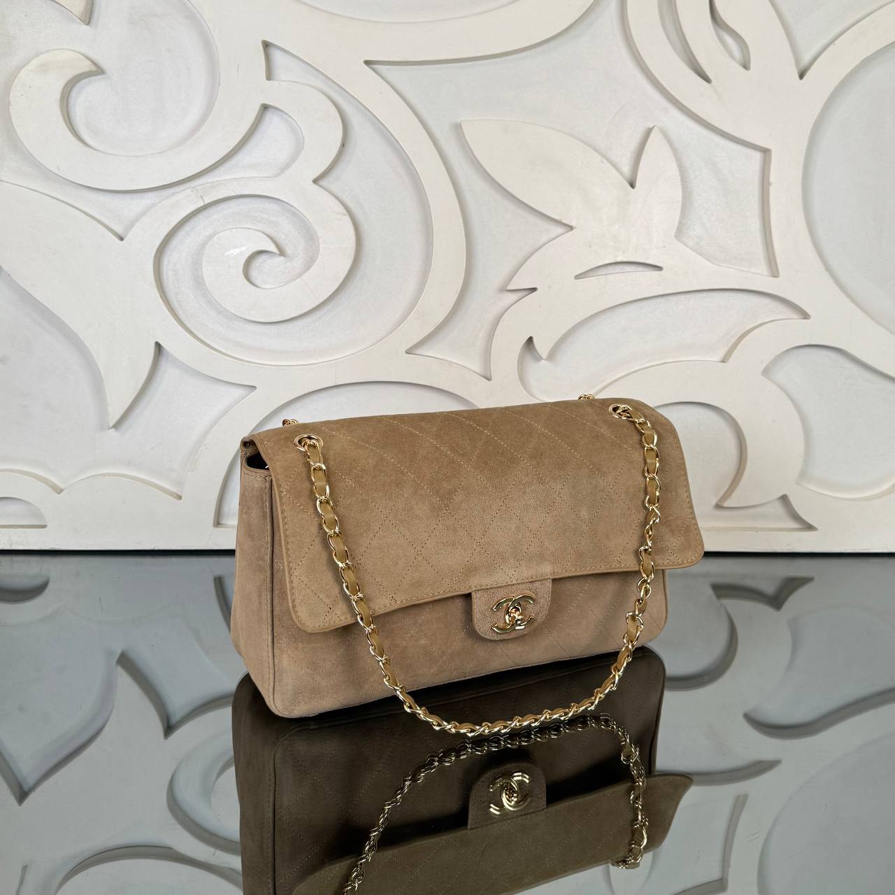 Chanel Large Suede Flap Bag

32x22 cm
910952 ⭐️
