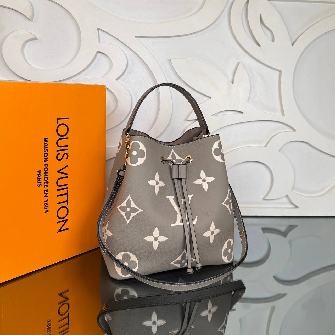 Louis Vuitton NeoNoe Bag

5759-1 ⭐️