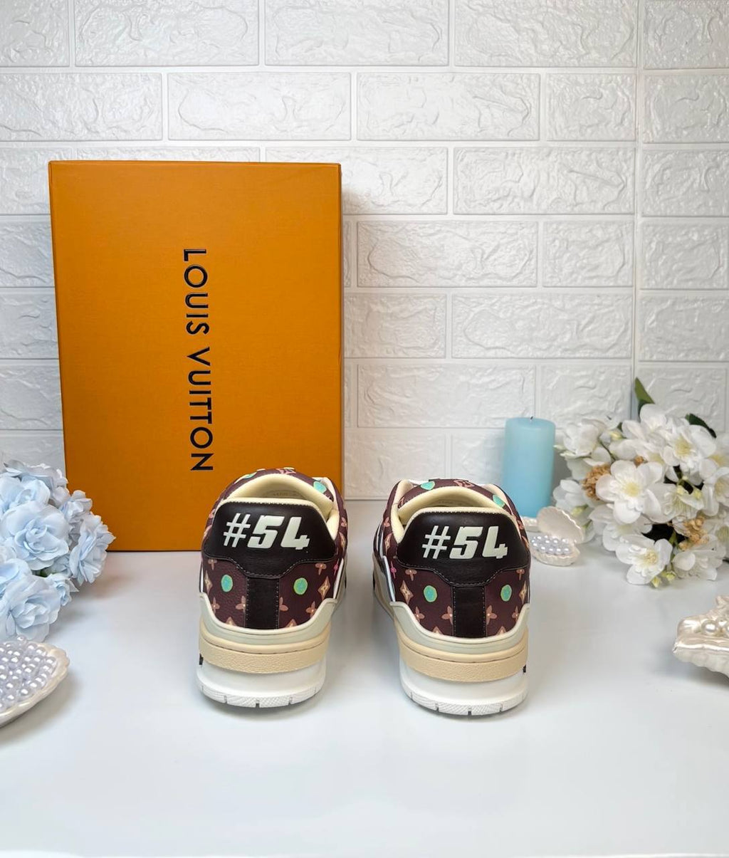 Louis Vuitton Sneakers

3793-5 ⭐️