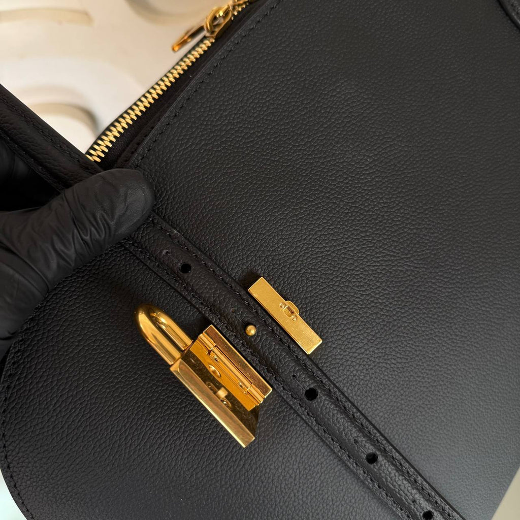 Louis Vuitton Duffle Tote Bag

910427 ⭐️