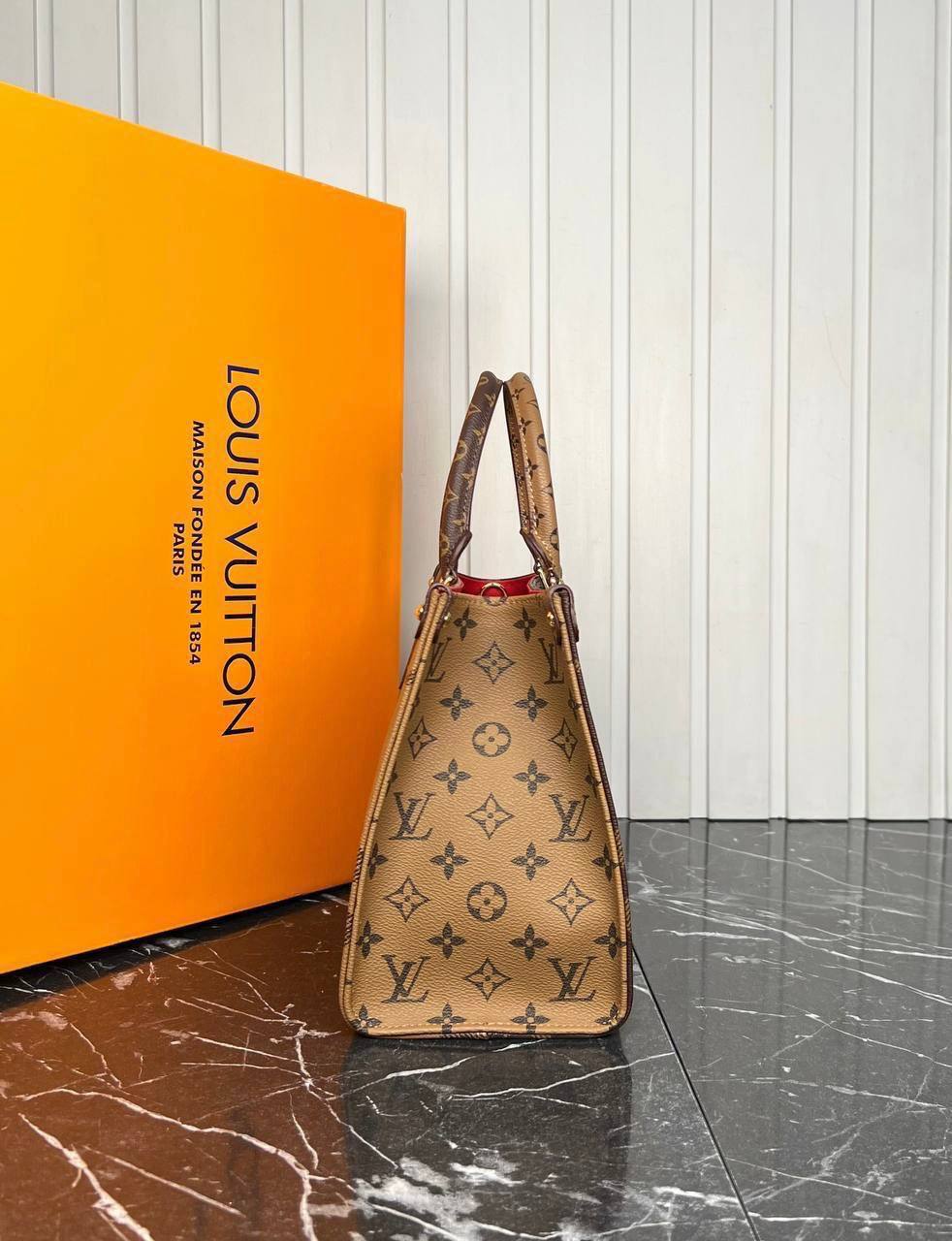 Louis Vuitton OnTheGo PM

5300 ⭐️