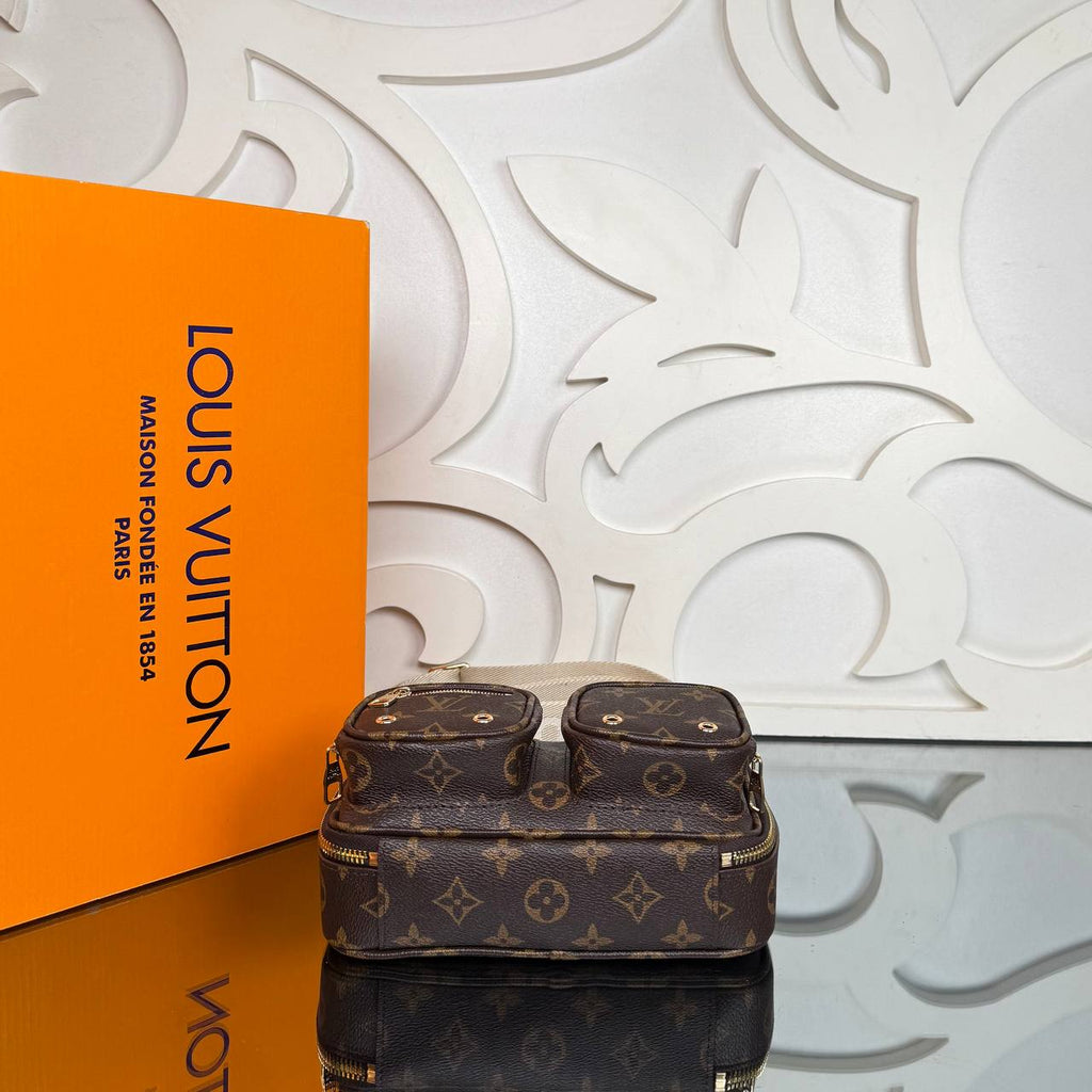 Louis Vuitton Utility Crossbody Bag 

210079 ⭐️