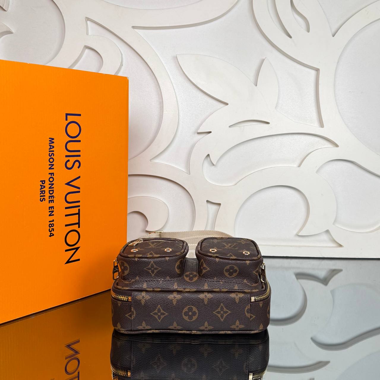 Louis Vuitton Utility Crossbody Bag 

210079 ⭐️