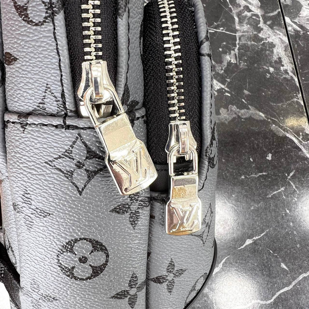 Louis Vuitton Avenue Sling Bag 

642-3