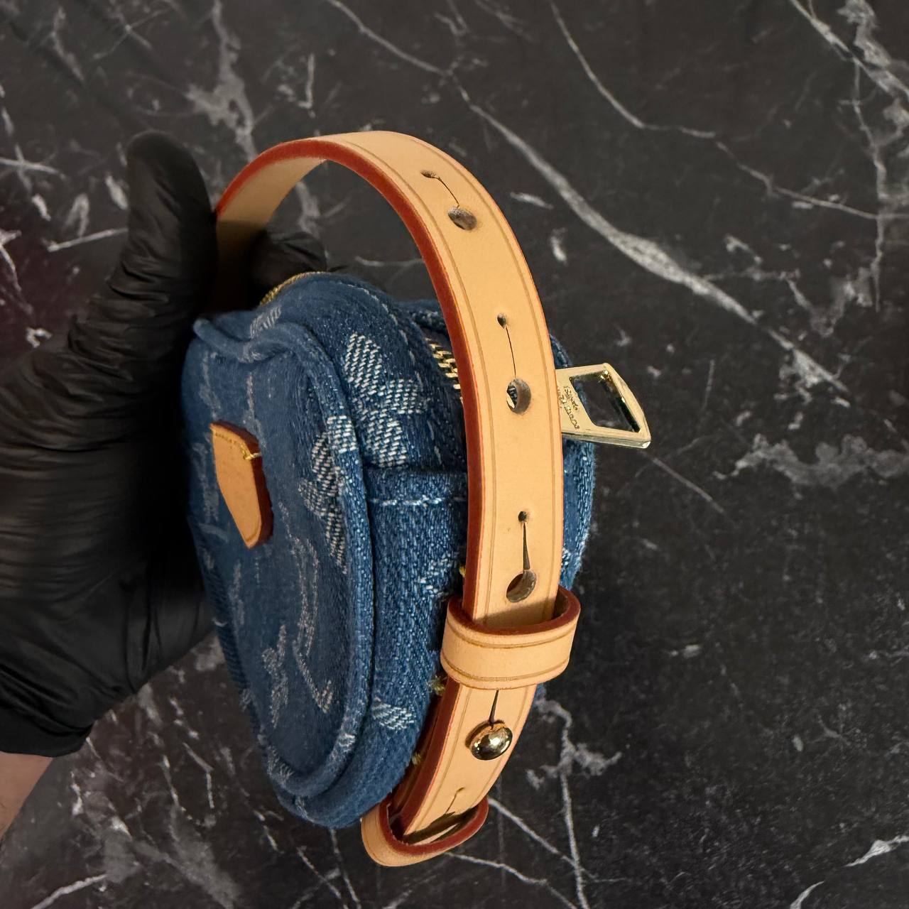 Louis Vuitton Croissant Denim

5785-19