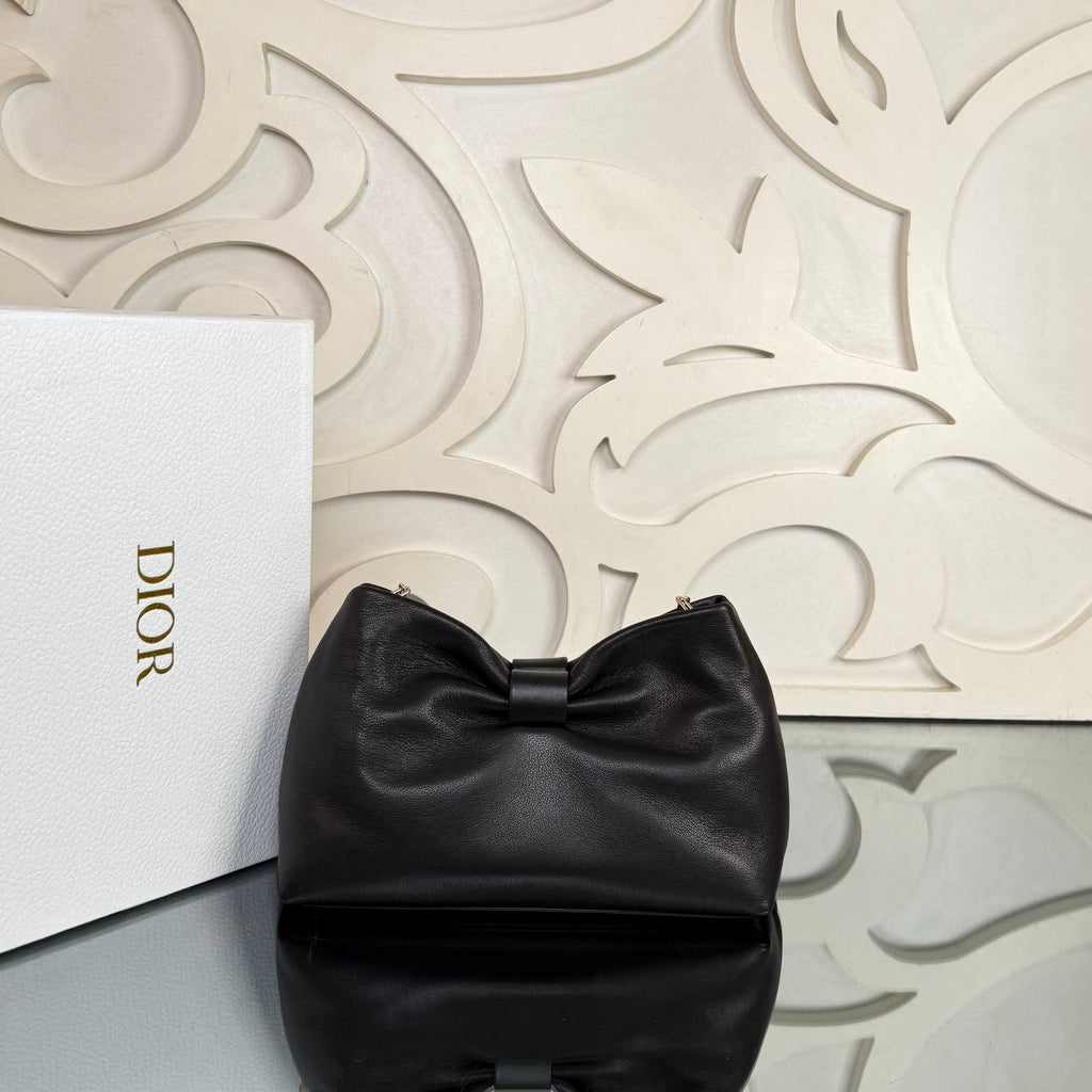 Christian Dior Small Bow Bag

24x16 cm 
910820 ⭐️