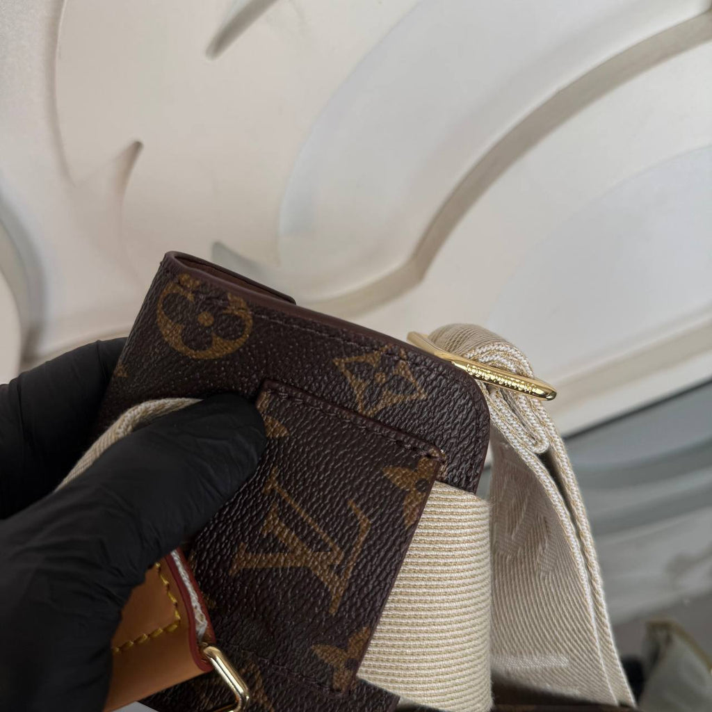 Louis Vuitton Utility Crossbody Bag 

210079 ⭐️