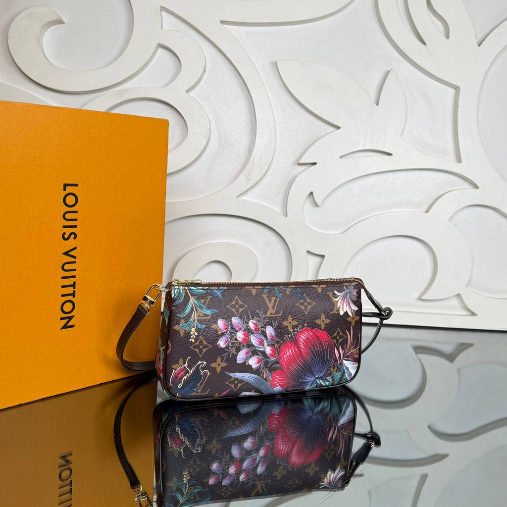Louis Vuitton Pochette Accessories

910367 ⭐️