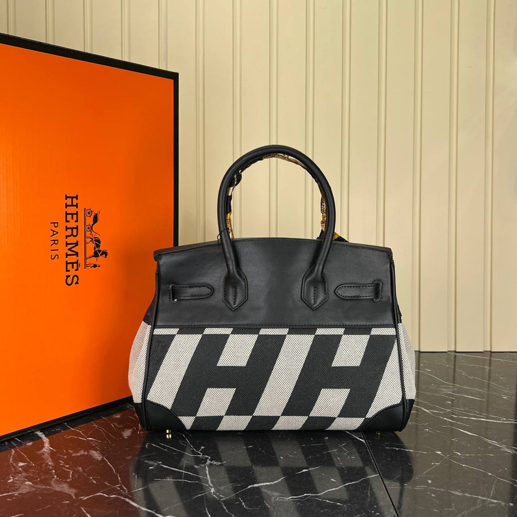 Hermes Birkin Bag 30 Cm 

30x22 Cm 
5447_6⭐️
