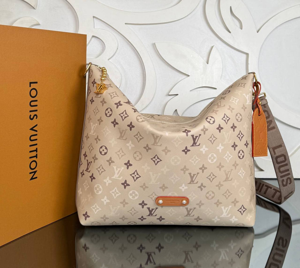Louis Vuitton Vagabond Hobo Bag

910848 ⭐️