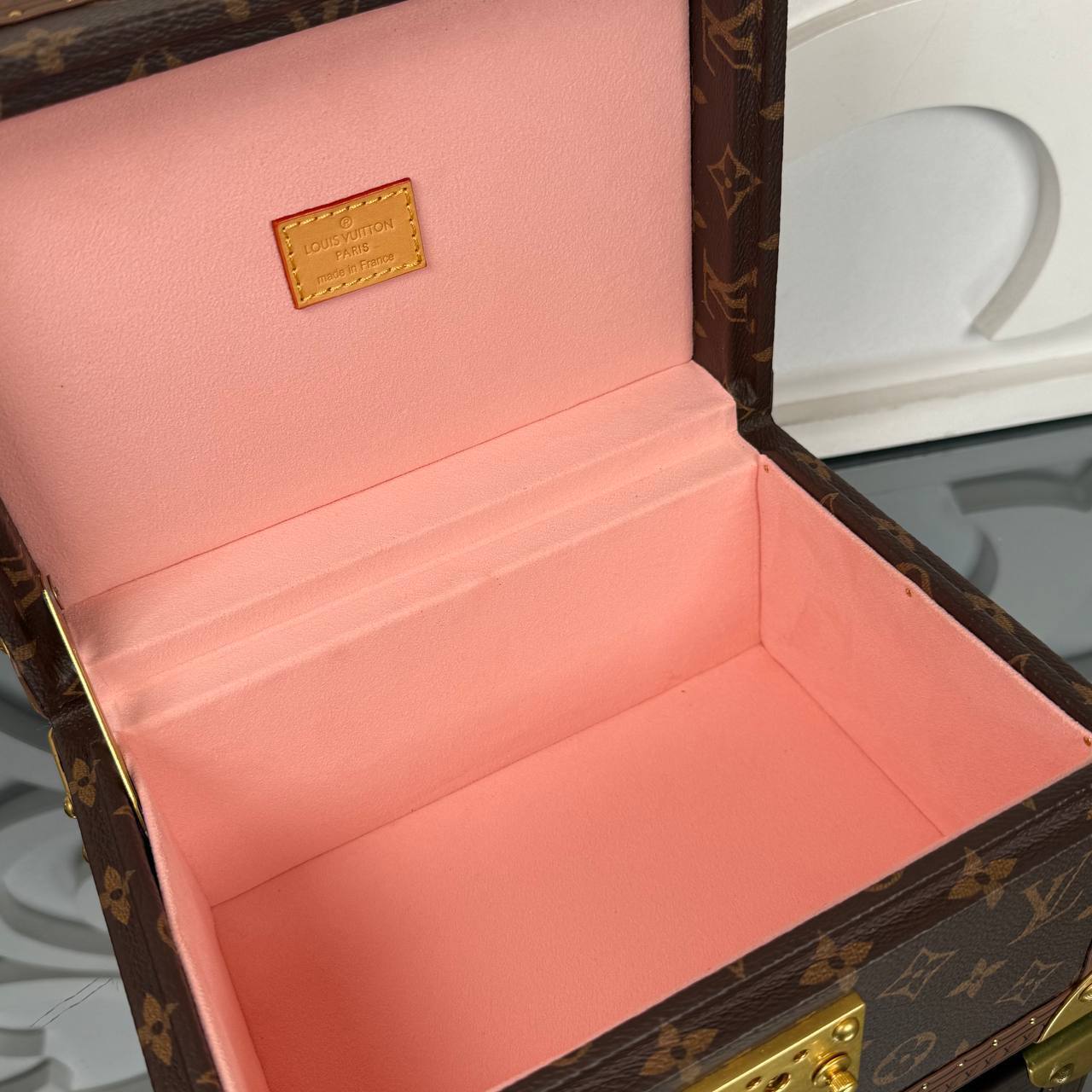 Louis Vuitton Coffret Tresor 

6207 ⭐️