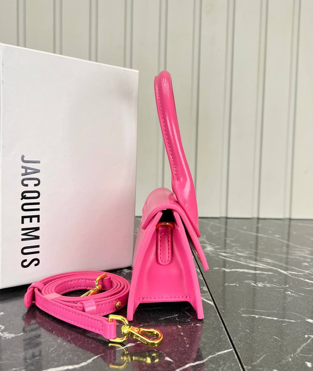 Jacquemus Chiguito Bag Nano

13x10 cm
5736-5 
💥Sale💥