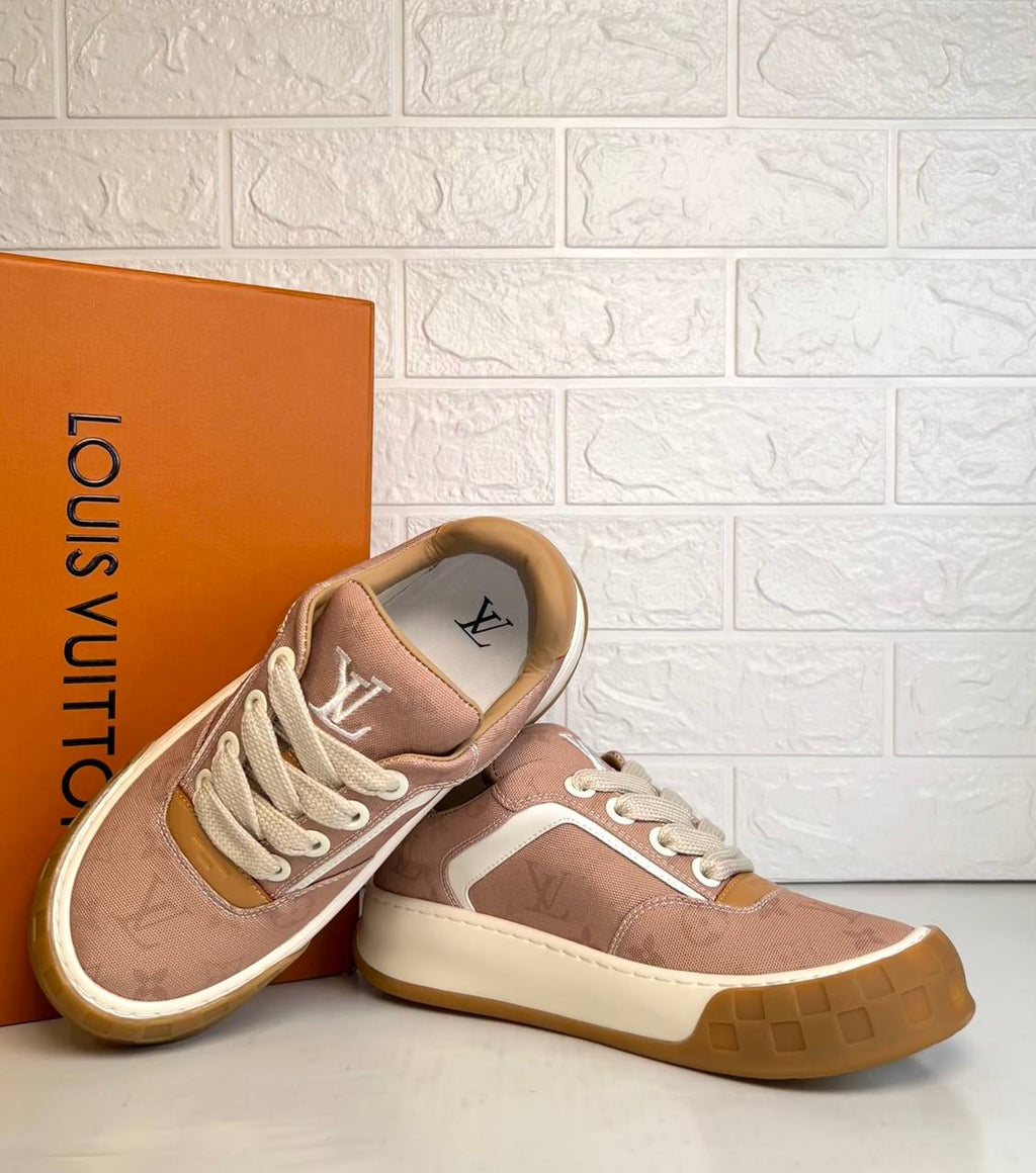 Louis Vuitton Tilted Sneaker

911226 ⭐️