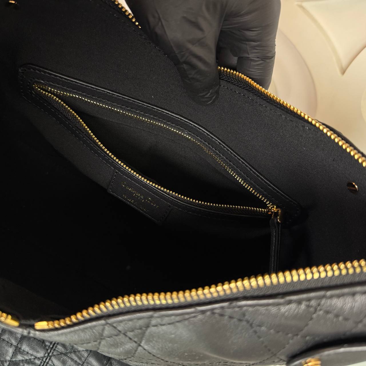 Christian Dior Voyage Bag Medium

30x18 cm 
910379 ⭐️