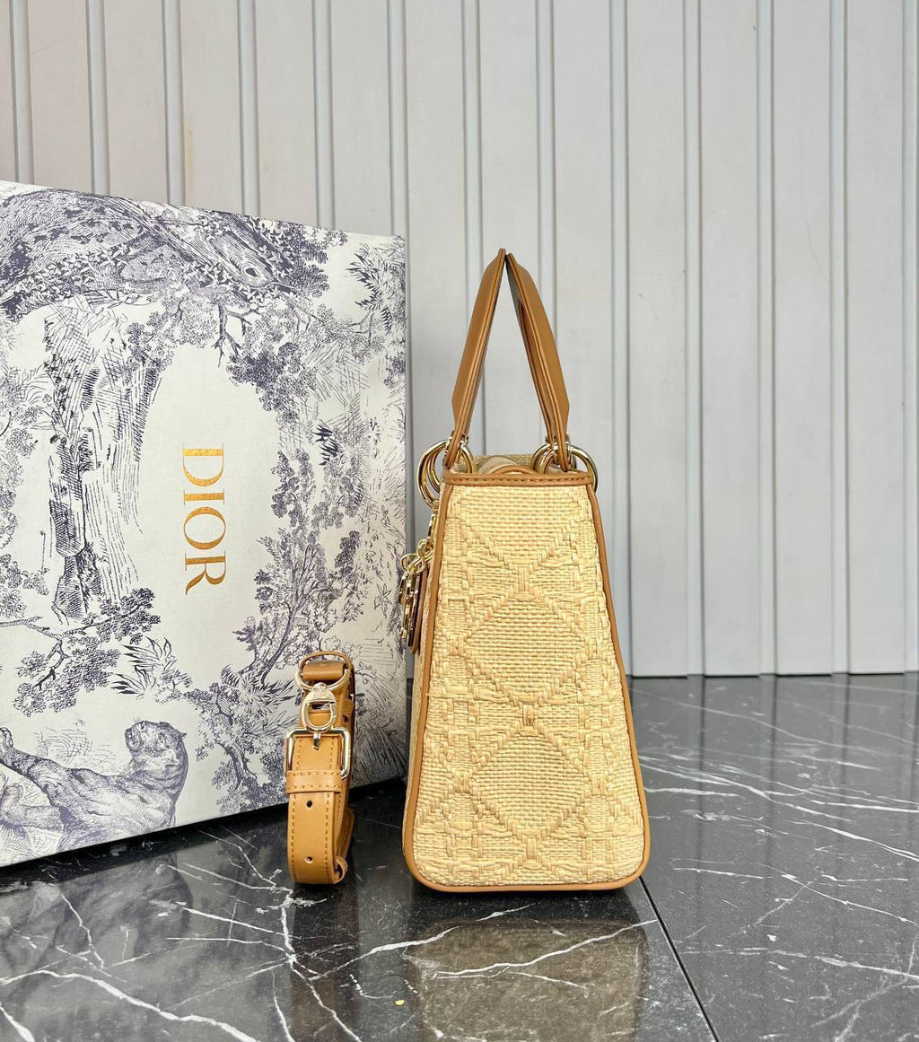 Christian Dior Lady Dior Raffia Bag Medium 

24x20 cm 
5479-2 ⭐️