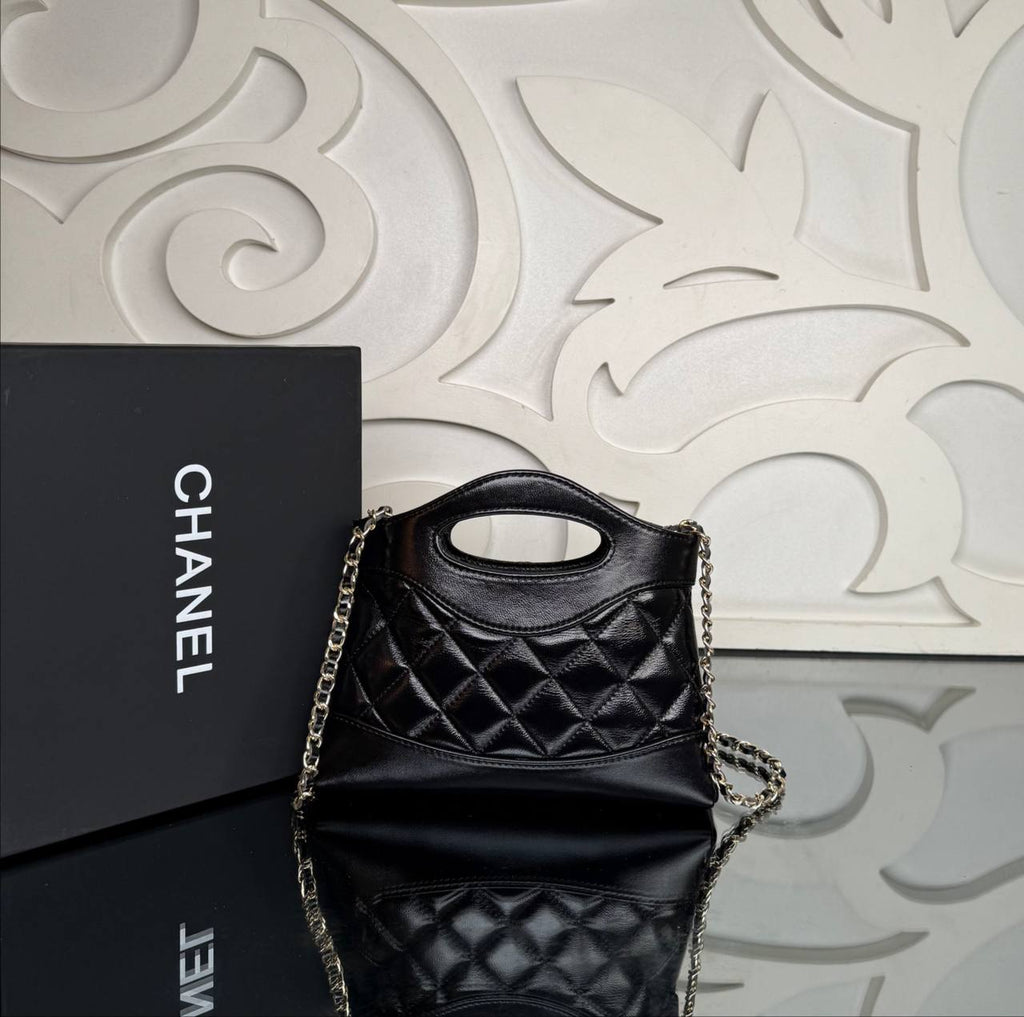 Chanel Nano Shopping Bag

20x14 cm 
910410 ⭐️