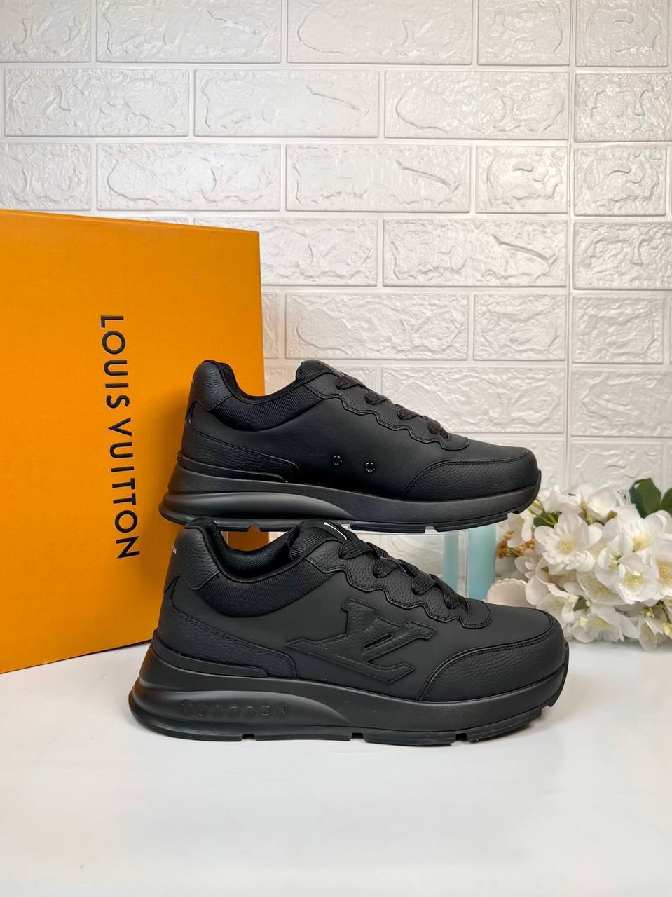 Louis Vuitton Classic Sneaker

911047 ⭐️