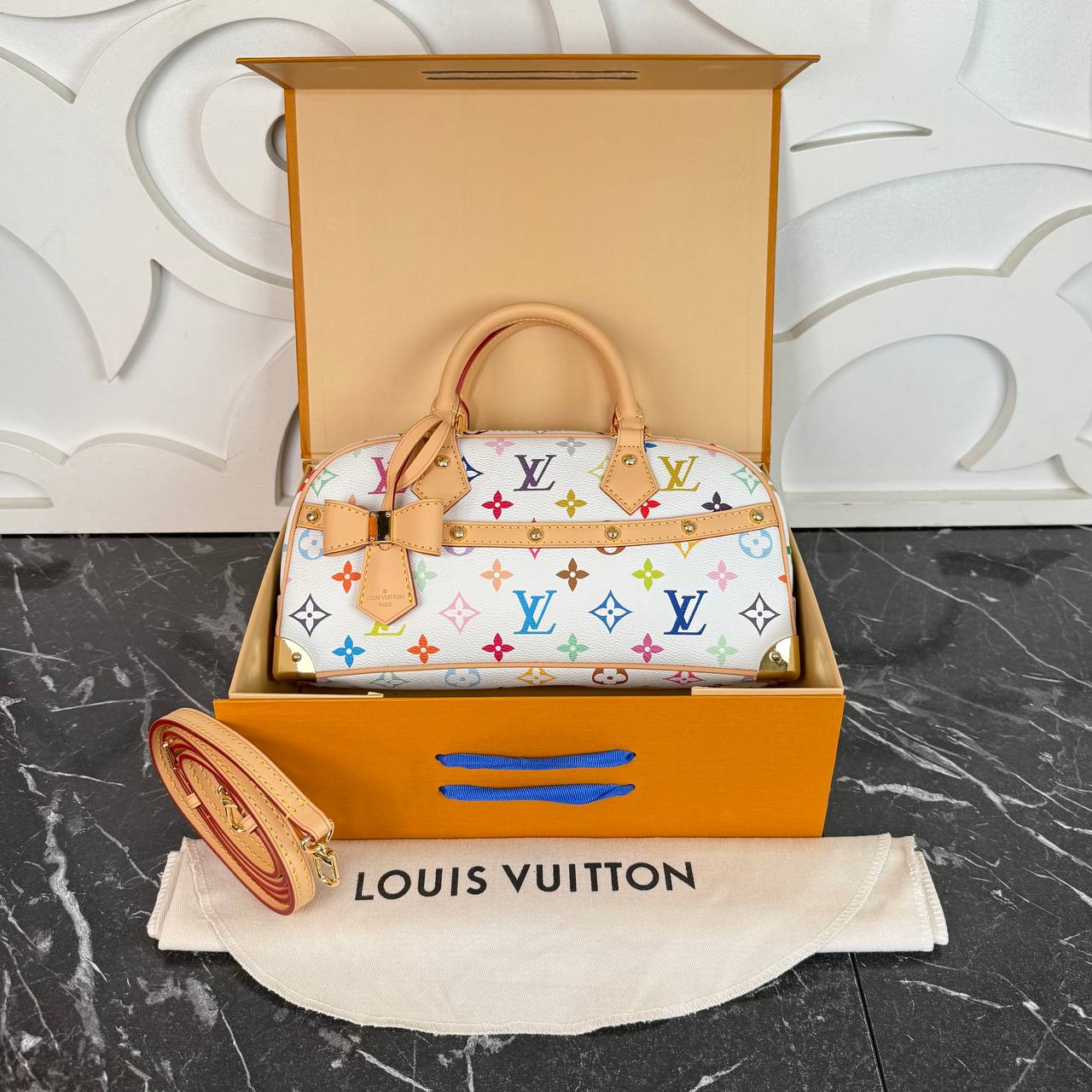 Louis Vuitton LV x TM Handbag East-West

6885 ⭐️