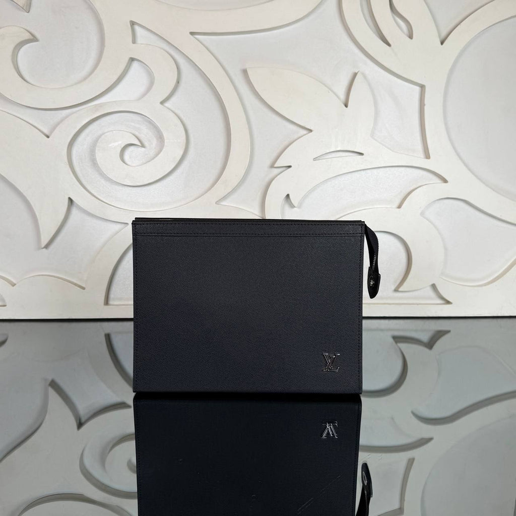 Louis Vuitton Pochette Voyage MM
Επιλογή χρώματος έπειτα από τηλεφωνική επικοινωνία 
910606 ⭐️