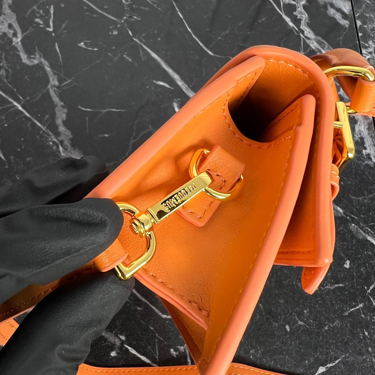 Jacquemus Le Chiquito Bag 

22x10 cm 
5736-10 ⭐️