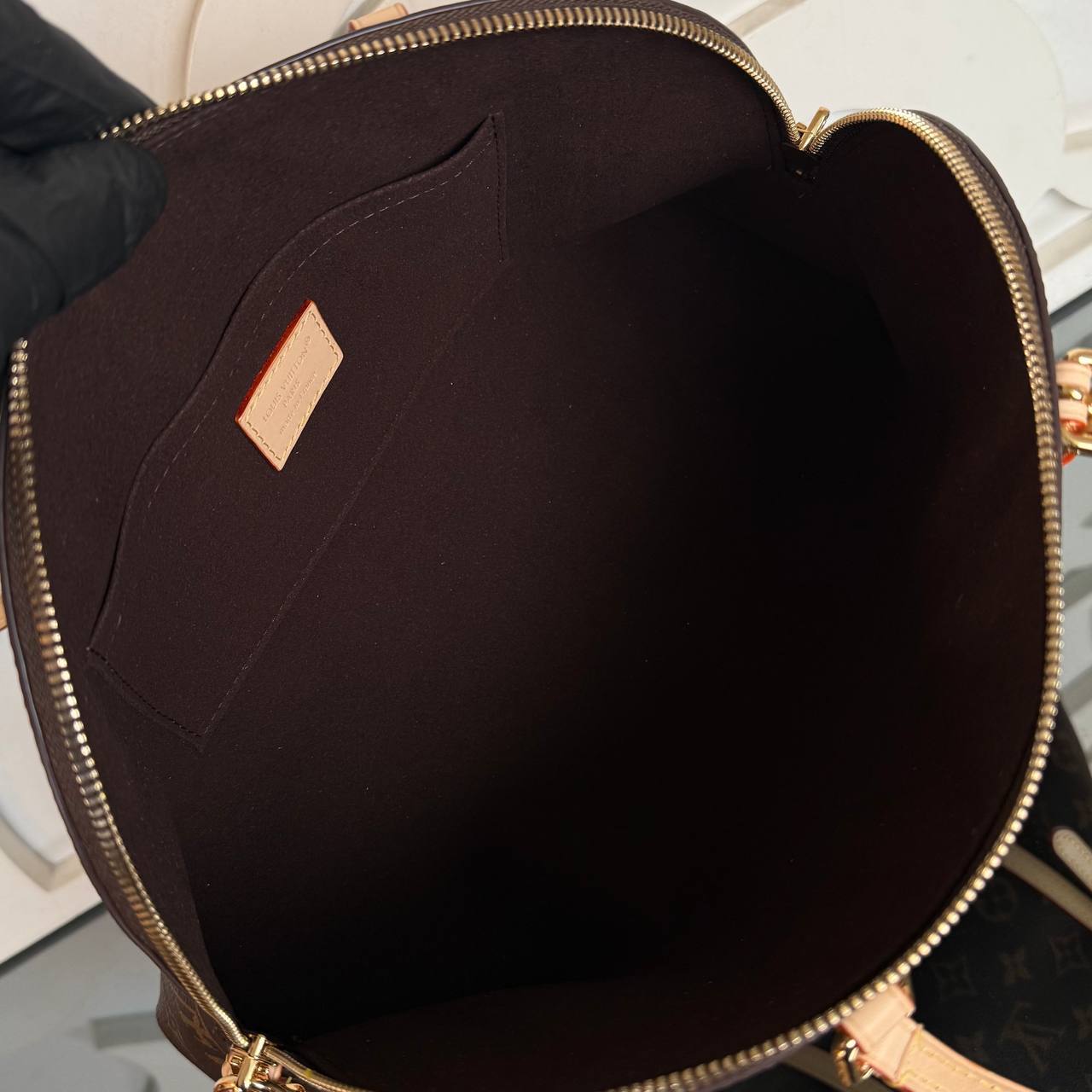 Louis Vuitton Squire East West

910584 ⭐️
