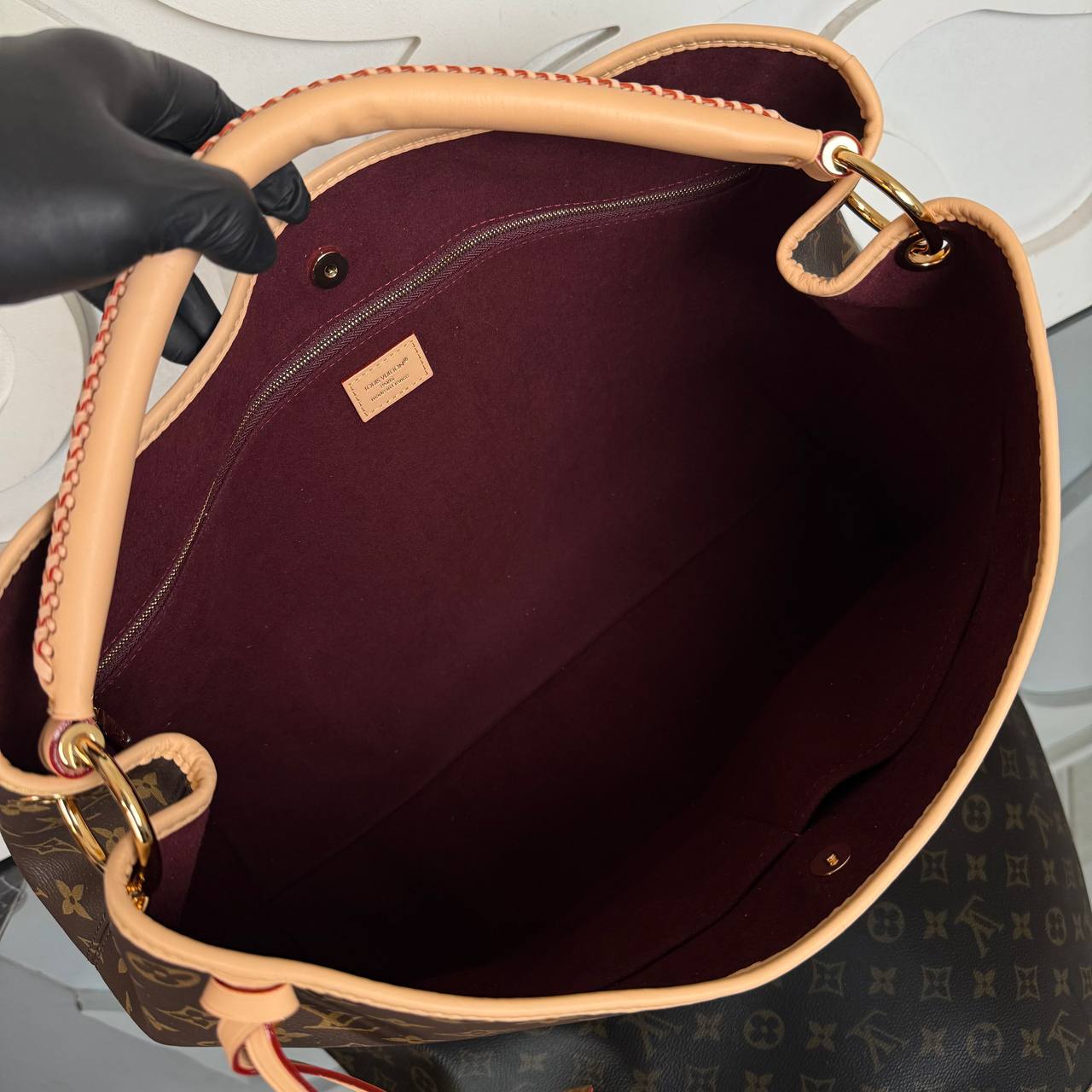 Louis Vuitton Again Bag

910331 ⭐️