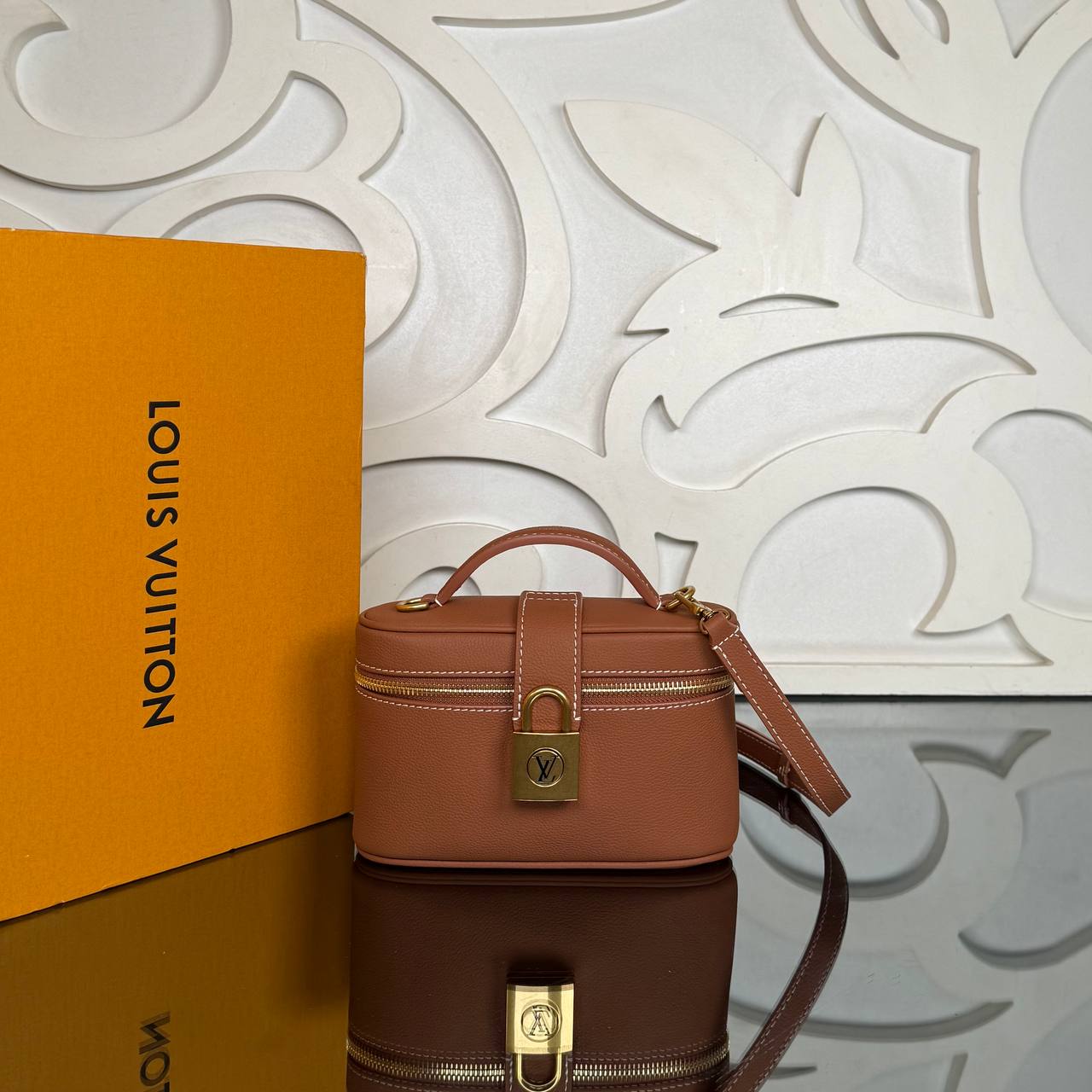 Louis Vuitton Low Key Vanity Pouch

910633 ⭐️