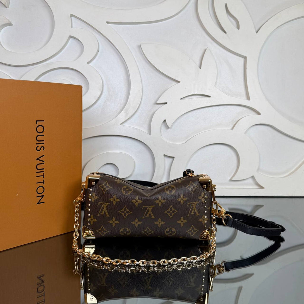 Louis Vuitton Slim Trunk Bag

910817 ⭐️