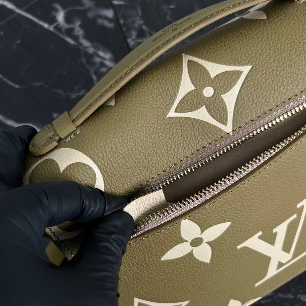 Louis Vuitton Pochette Metis  

5372-2 ⭐️