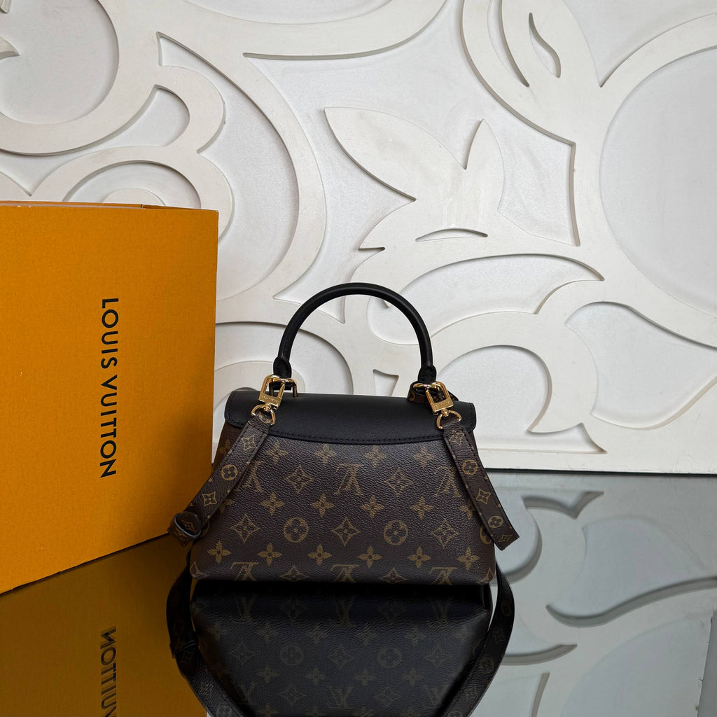 Louis Vuitton Madeleine BB Bag

910582 ⭐️