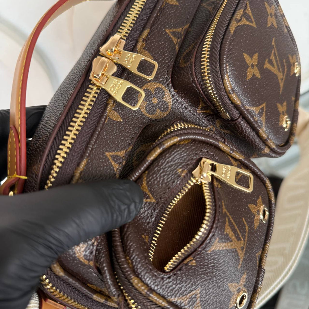 Louis Vuitton Utility Crossbody Bag 

210079 ⭐️