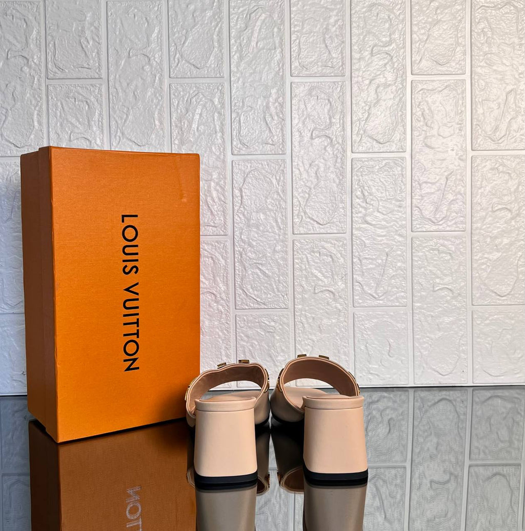 Louis Vuitton Mare Mule 8cm

911237 ⭐️
