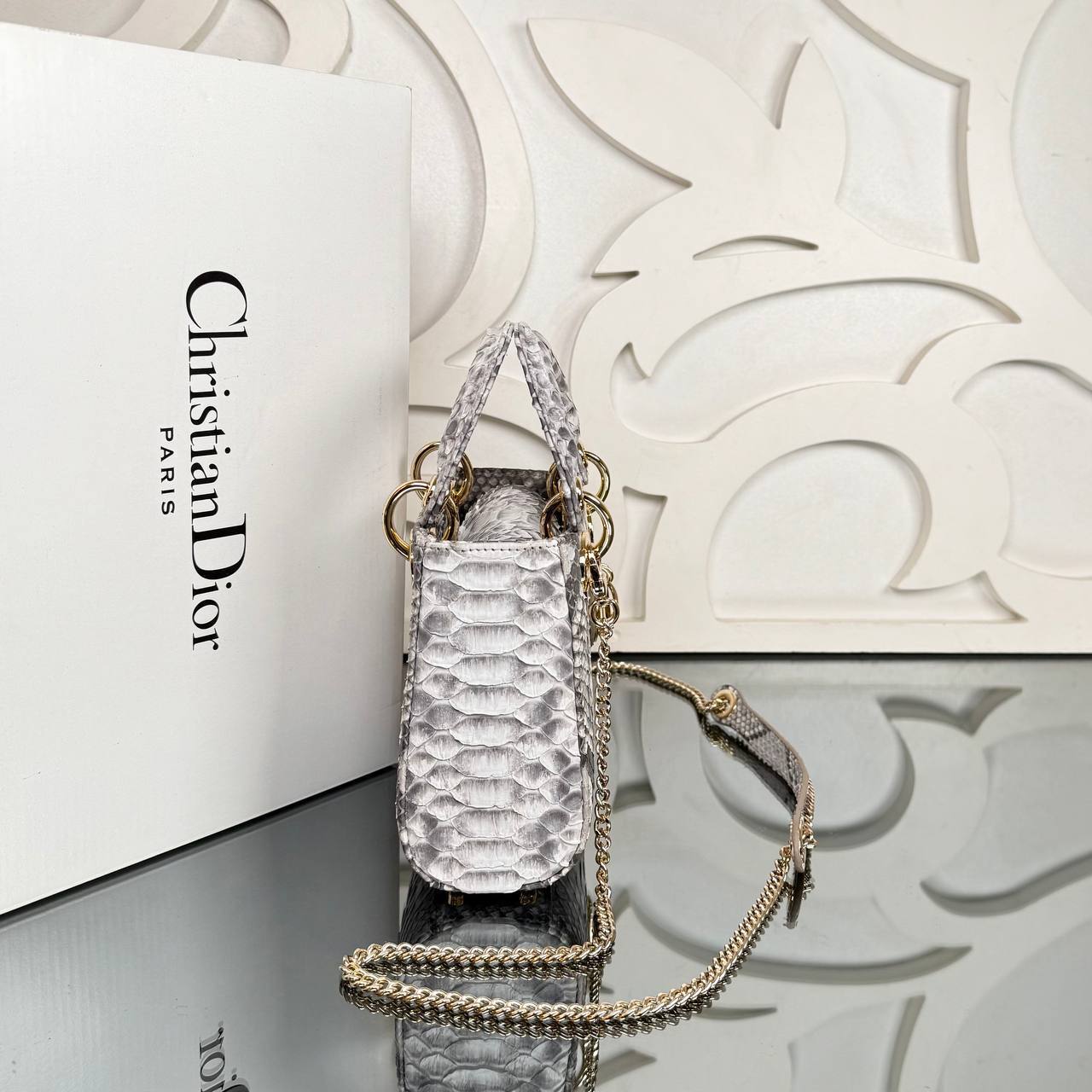 Christian Dior Lady Dior Python Small Bag 

17x16 cm 
210122 ⭐️