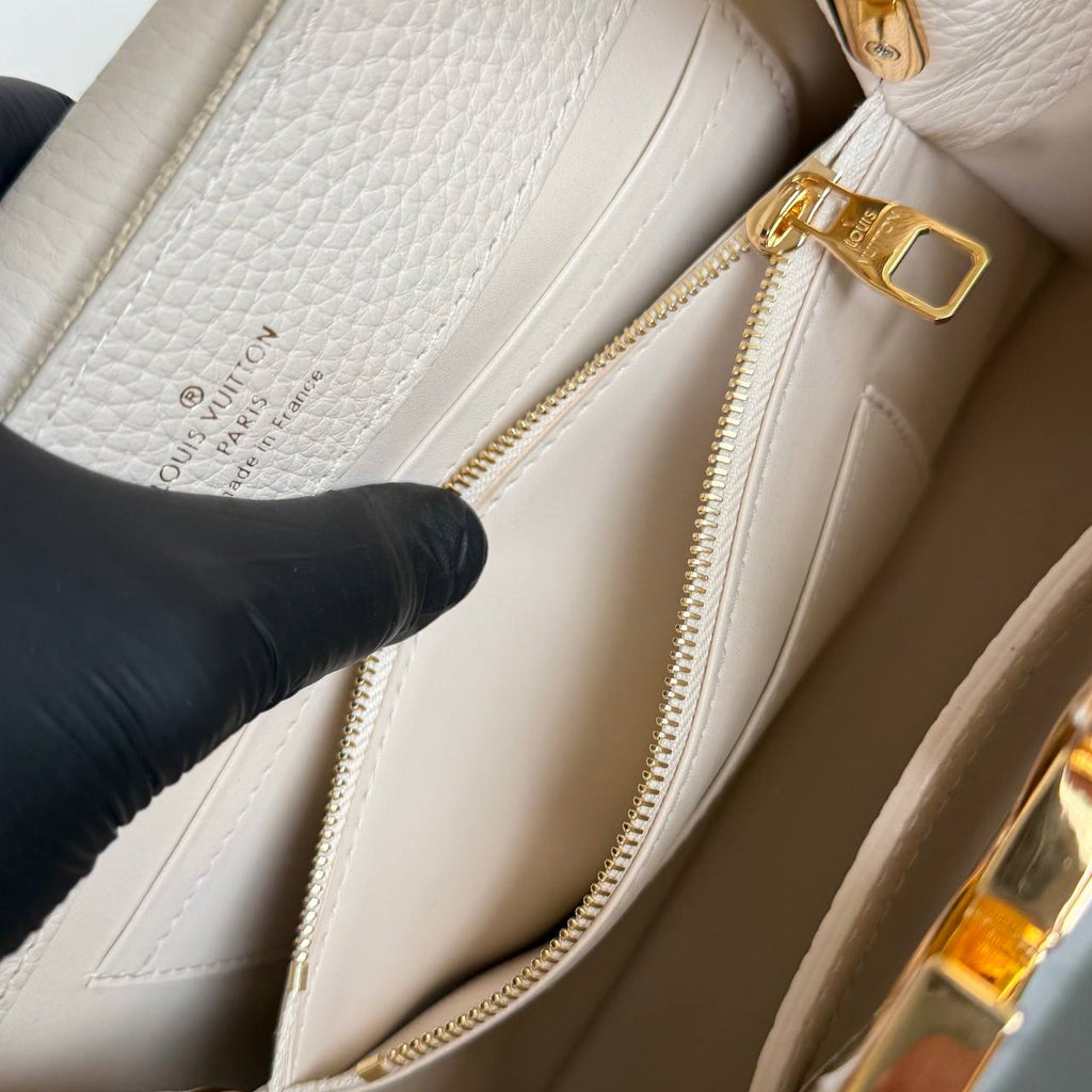 Louis Vuitton Capucines BB

910346 ⭐️