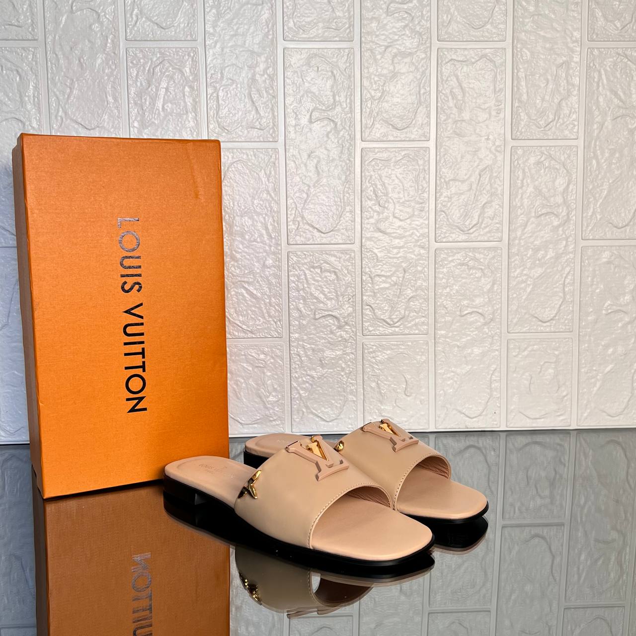 Louis Vuitton Mare Flat Mule

911256 ⭐️