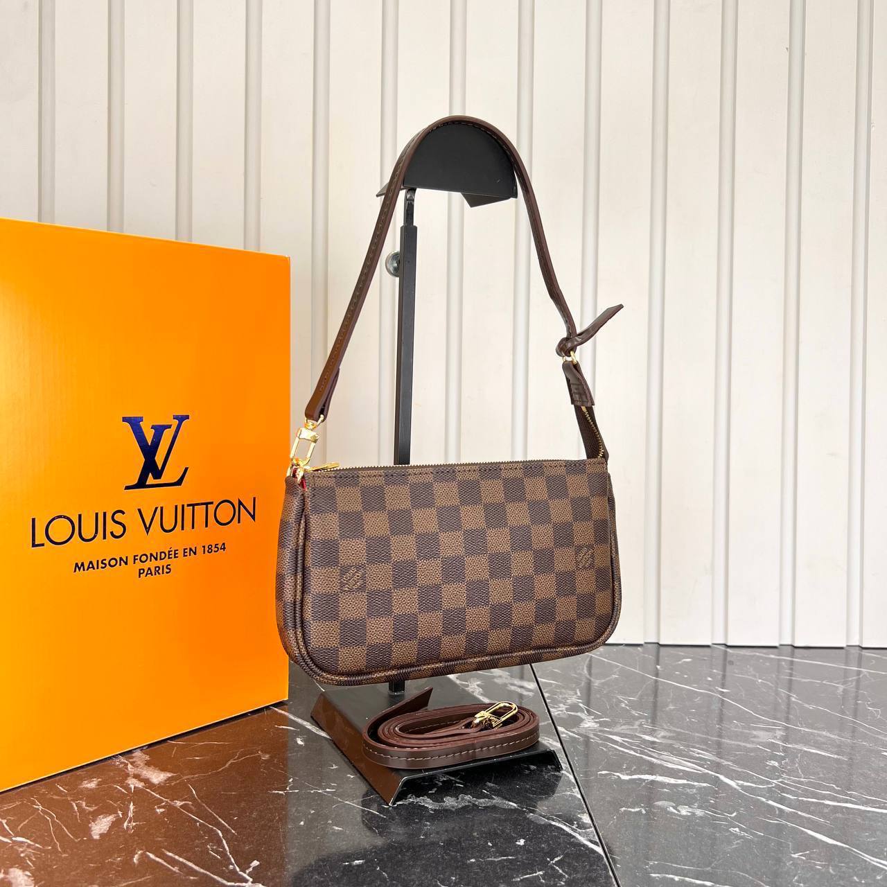 Louis Vuitton Pochette Small 

272 ⭐️