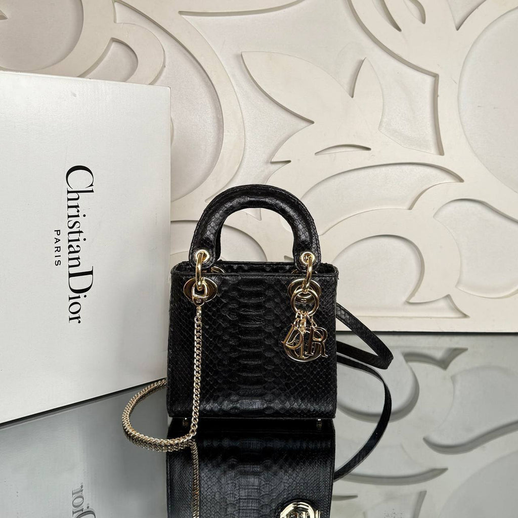 Christian Dior Lady Dior Python Small Bag 

17x16 cm 
210122 ⭐️