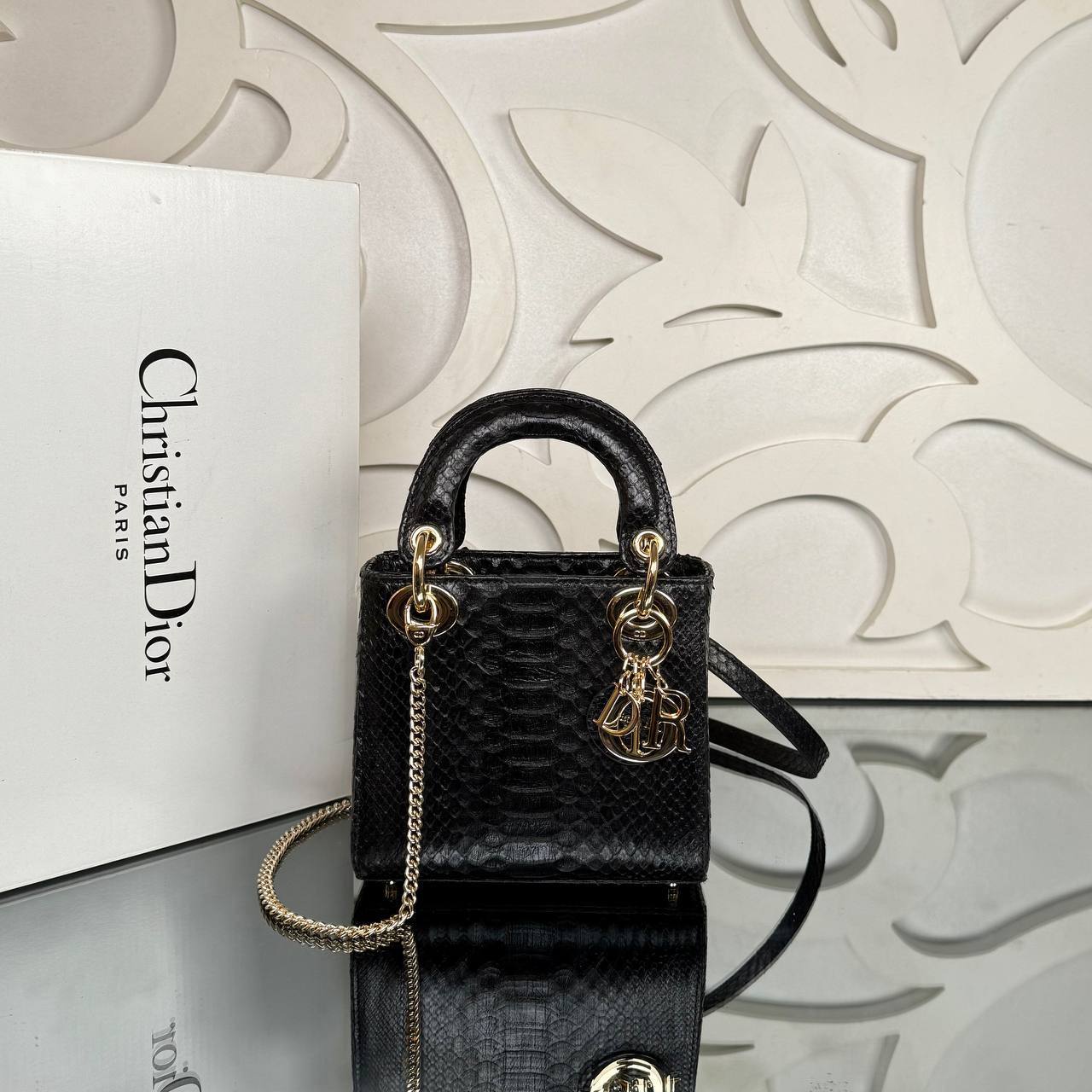 Christian Dior Lady Dior Python Small Bag 

17x16 cm 
210122 ⭐️