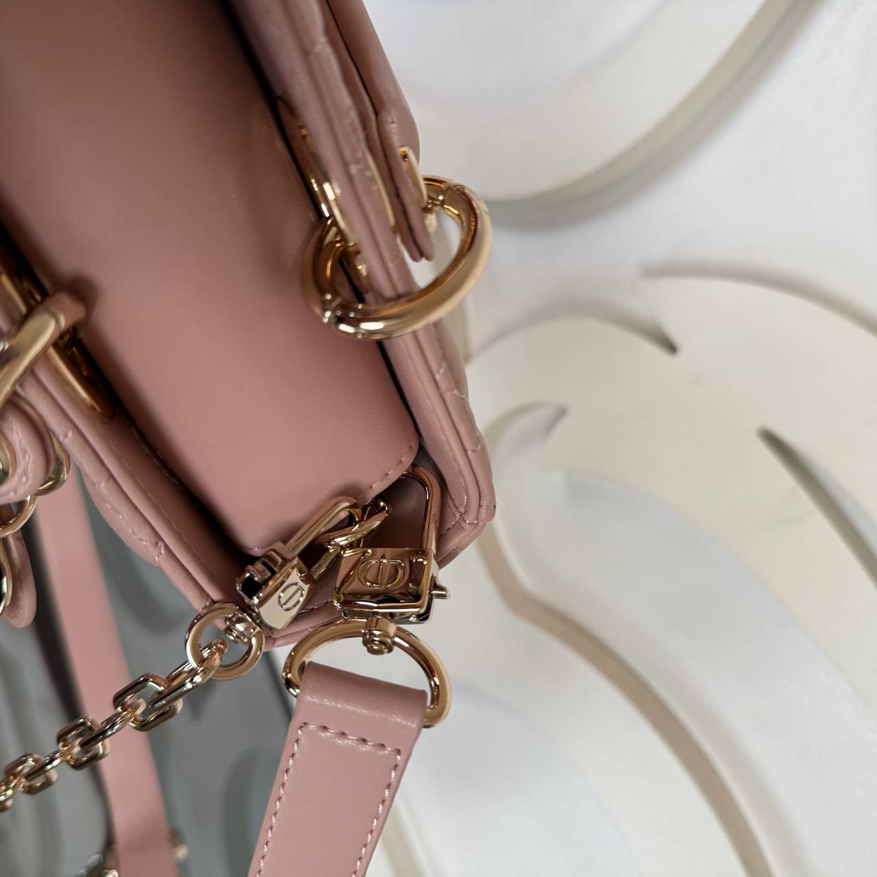 Christian Dior D-Joy Medium Bag

22x12 cm 
910517 ⭐️