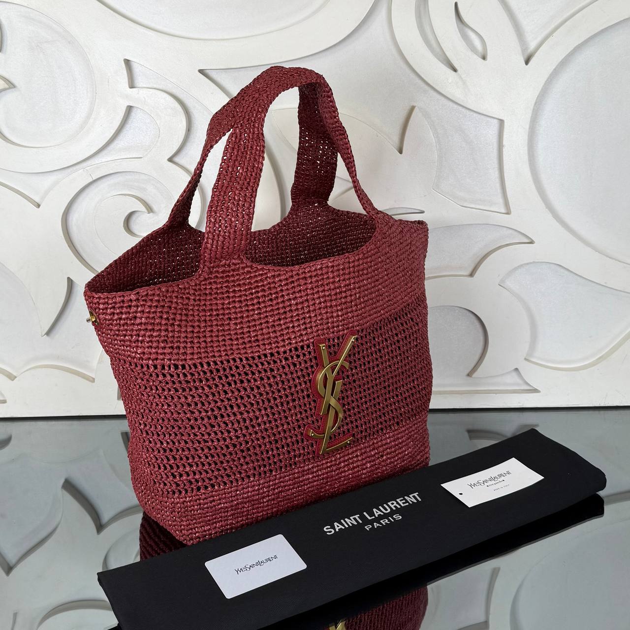 Saint Laurent Icare Medium in Raffia 

31x28 cm 
910973 ⭐️