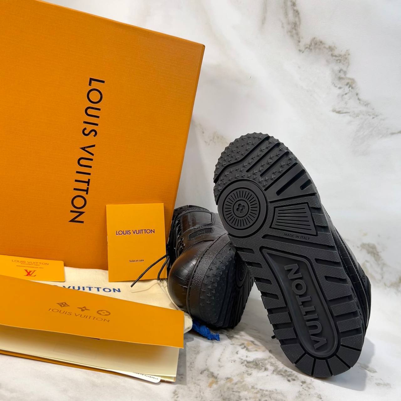 Louis vuitton sneakers 😍

3797-1⭐️