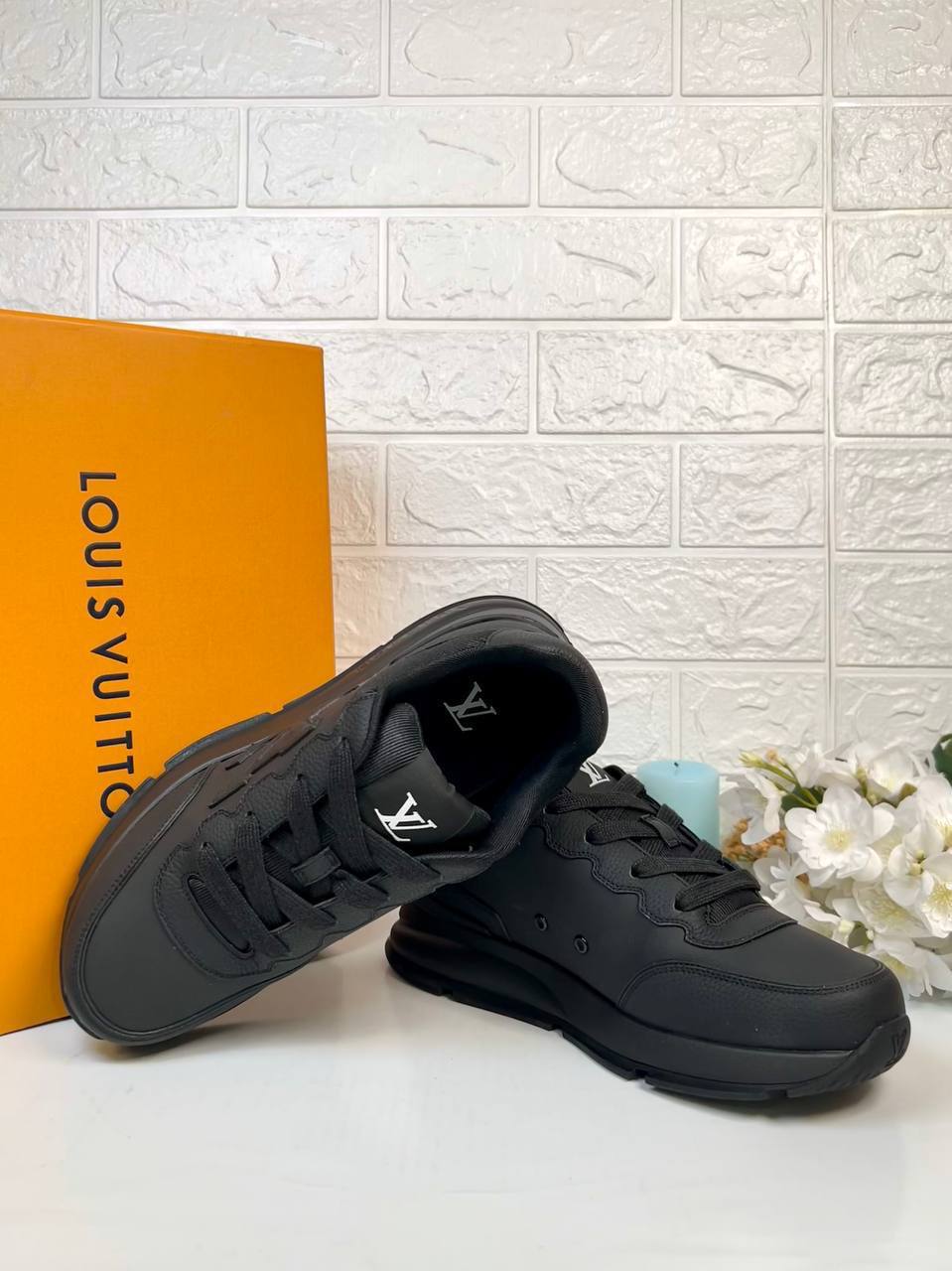 Louis Vuitton Classic Sneaker

911047 ⭐️